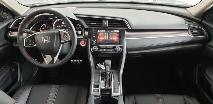 Review xe Honda civic - 4